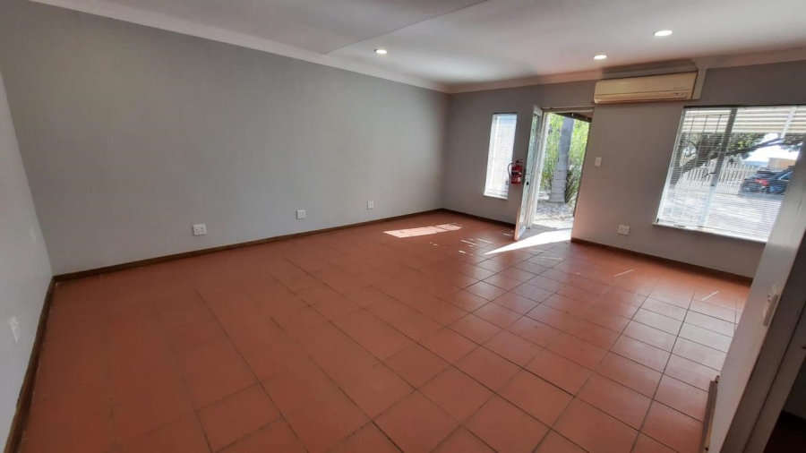 To Let commercial Property for Rent in Langenhovenpark Free State